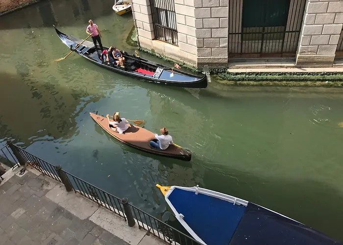 Bed and breakfast Al Teatro With Canal View Venecia